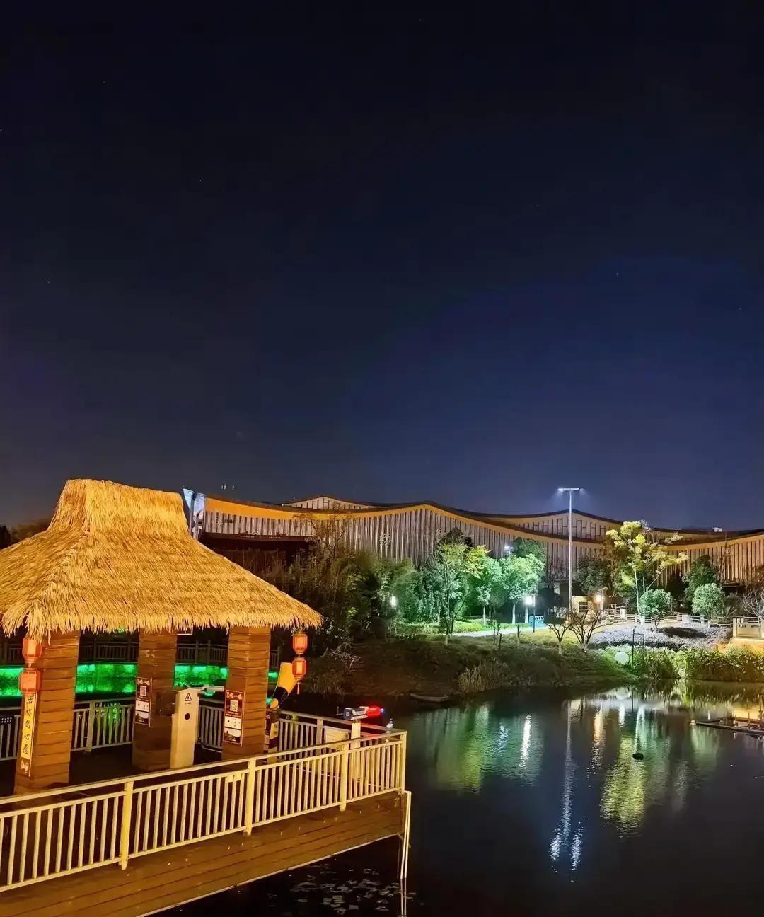 一个网友说自己靠晚上不吃饭两个月瘦了十斤，现在又要再来一轮。
她第一次饿掉十斤，