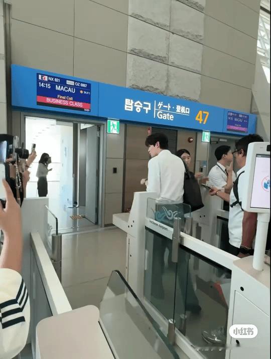爱泥萌😘 