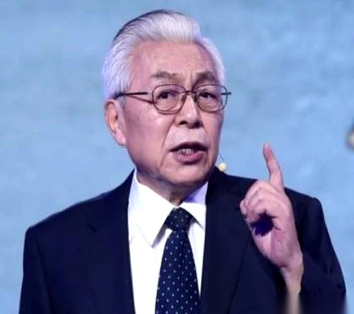 1.3秒。
就够了。
一束光，从三十八万公里外的月亮上打下来，你连反应的时间都没