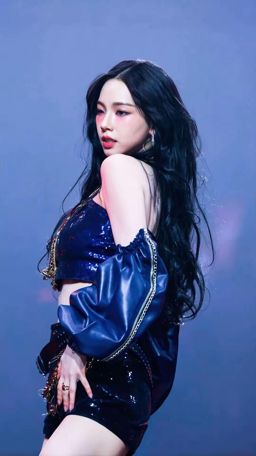 谁还不是小腰精 柳智敏karina 高清壁纸