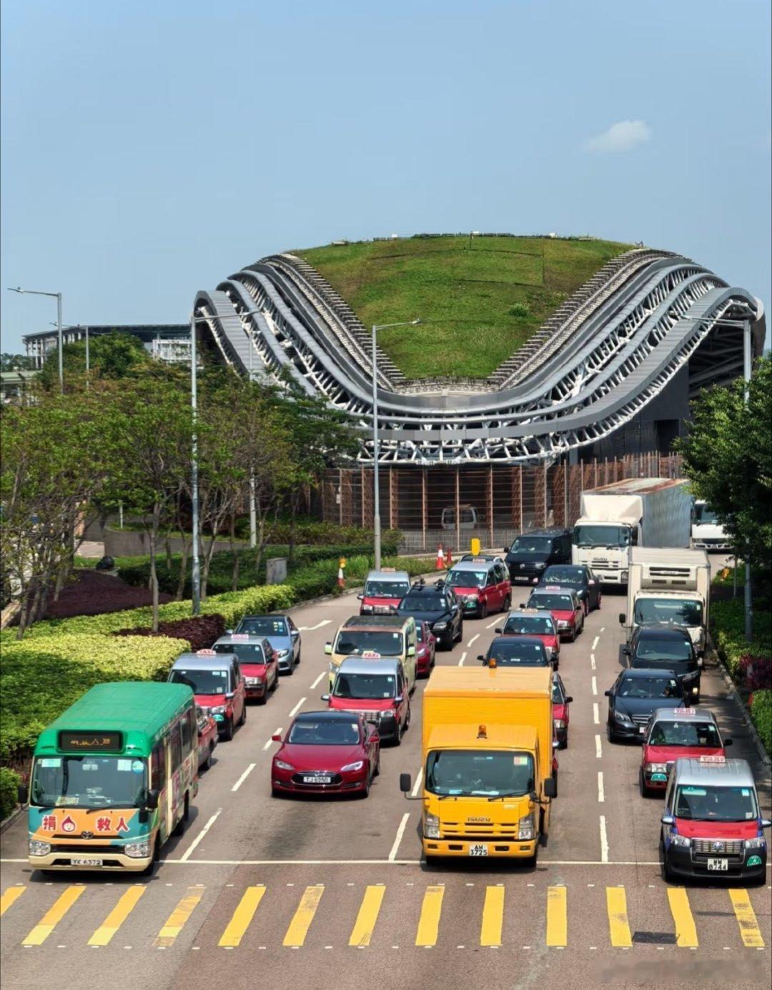说风水没有关系的人，如果每天出门就看到对面这个建筑，能接受吗？