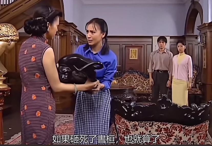 琼瑶这样的人，无论放在哪个年代，无论干什么她都能吃的开。