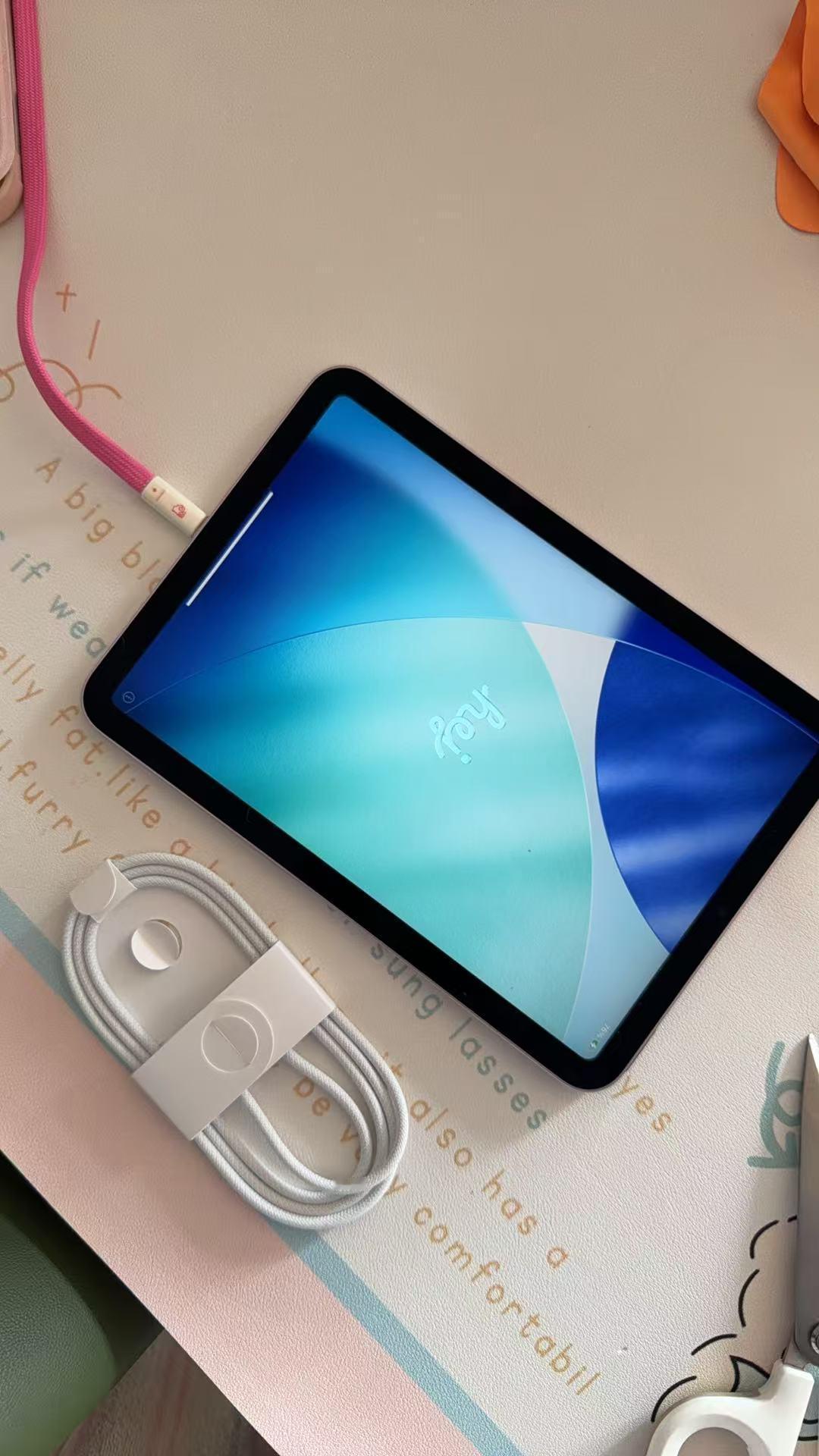 iPad mini 7 卖给网上的朋友，快递取走了……虽然天天吃灰，但是也有点不