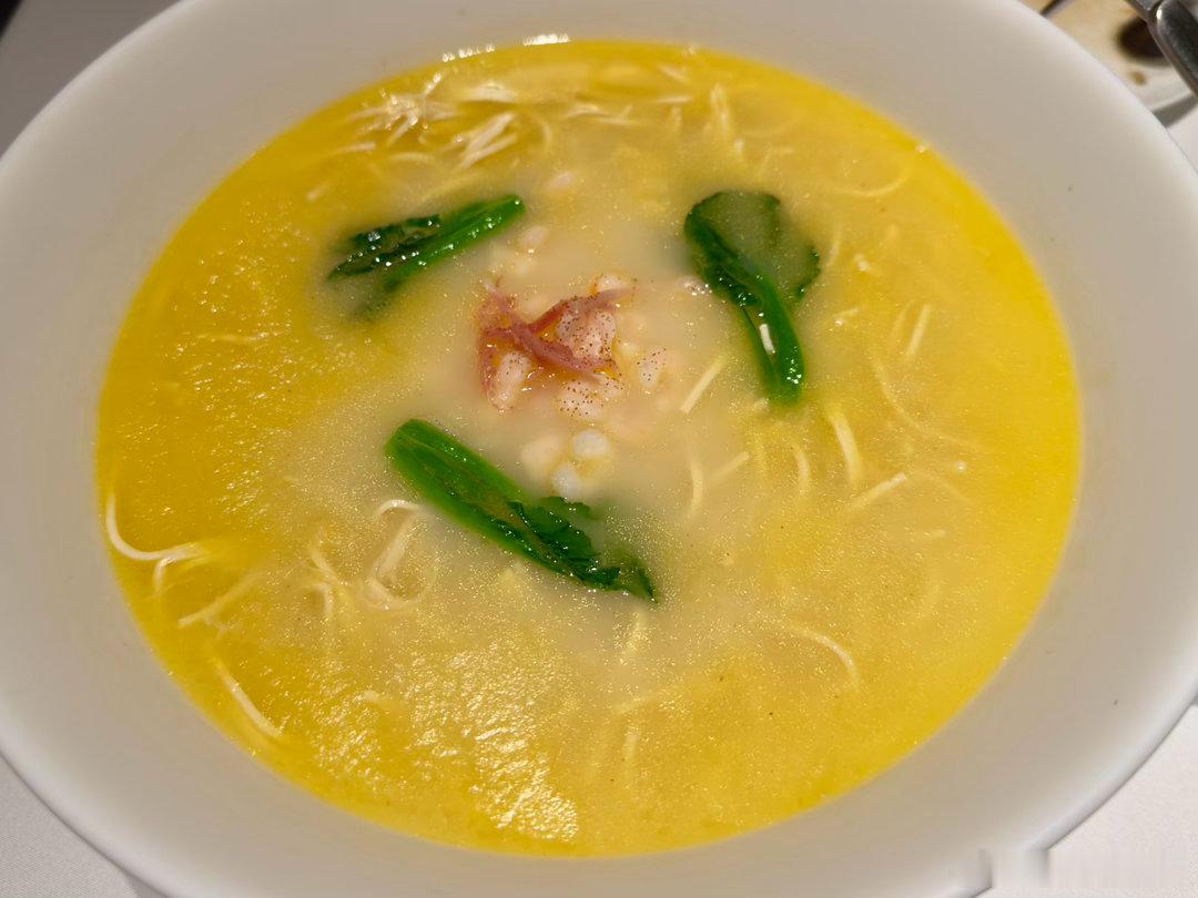 三月醉淮扬，上海米其林一星淮扬菜比较精致的新派淮扬菜，味道还可以，但整体来说中规