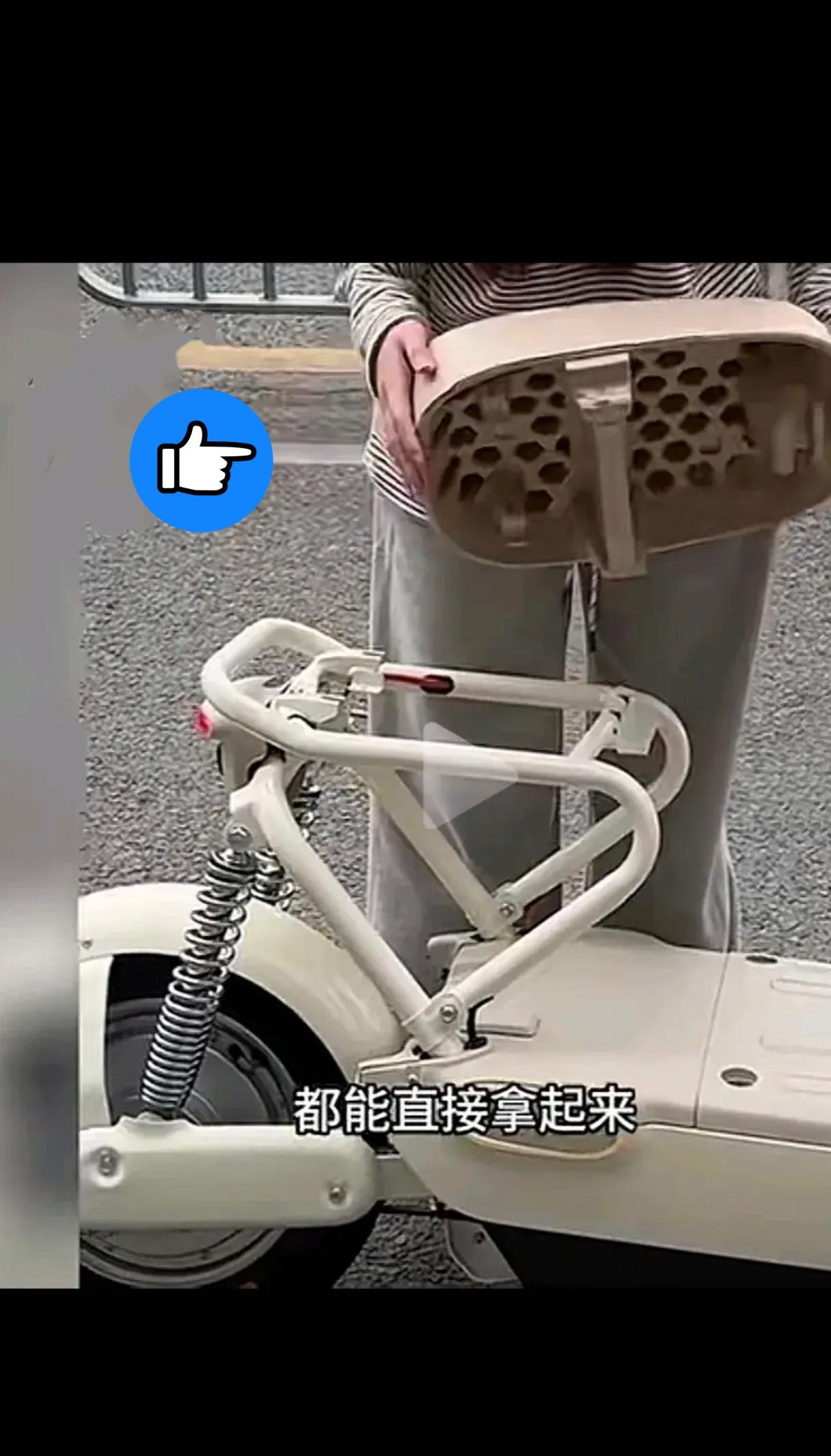 新国标电动车这设计，是把车主当“移动搬运工”吗？

坐垫一掀就开，连个锁都没有，