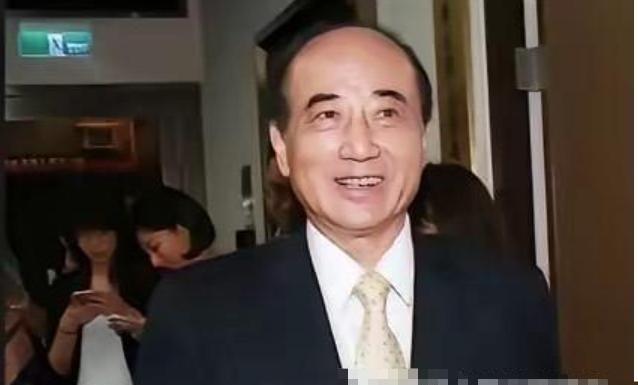 交出军队、让出外交，就能换来两岸的和平统一？王金平“一国两区”构想引全网热议。