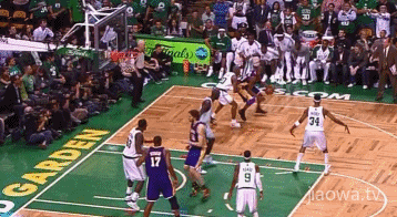 科比2010年总决赛G5连续得分，这一波操作震撼到了韦德