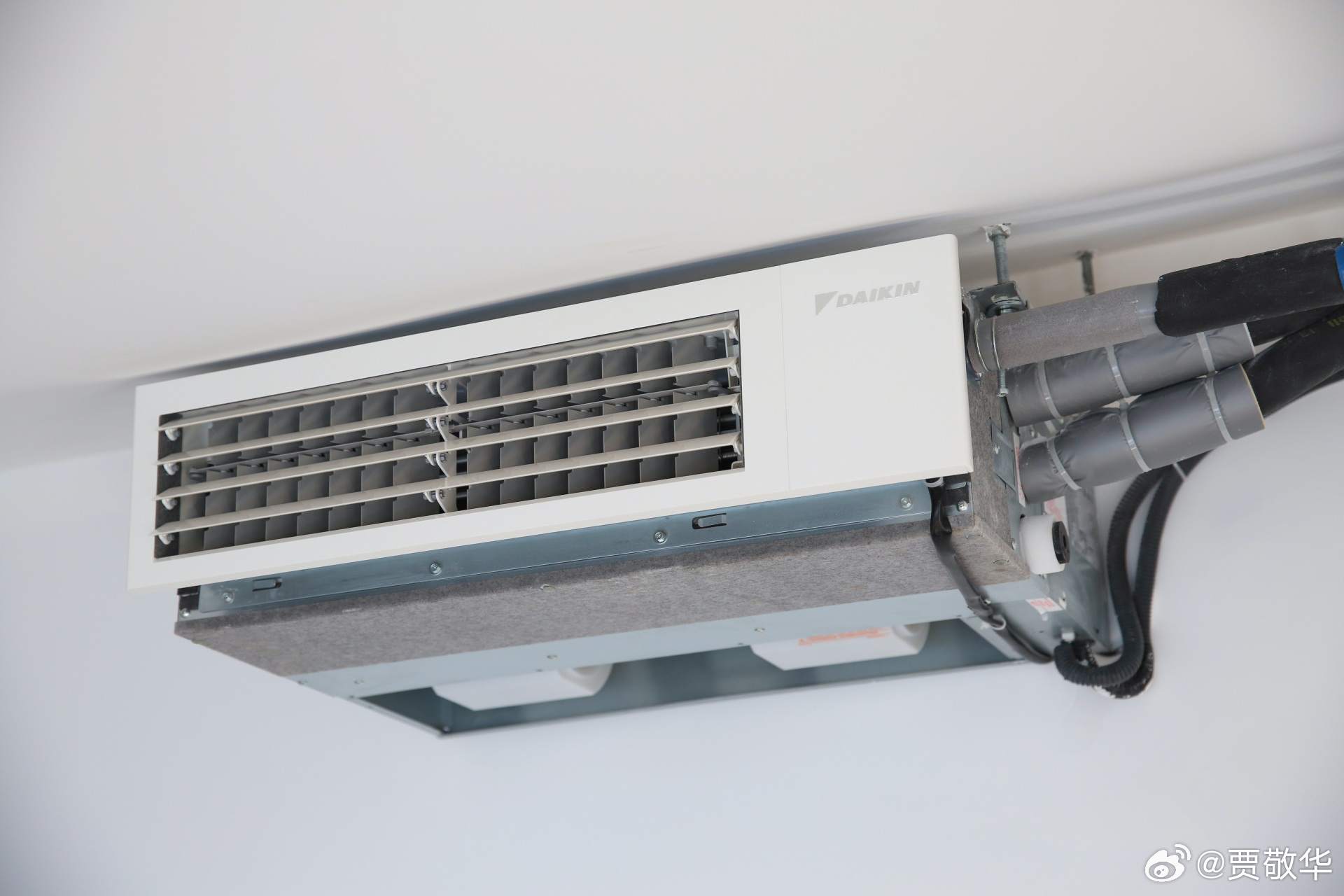 正在装修180平豪宅的朋友打电话问我，不是3月底4月初空调最便宜吗，怎么今年空调