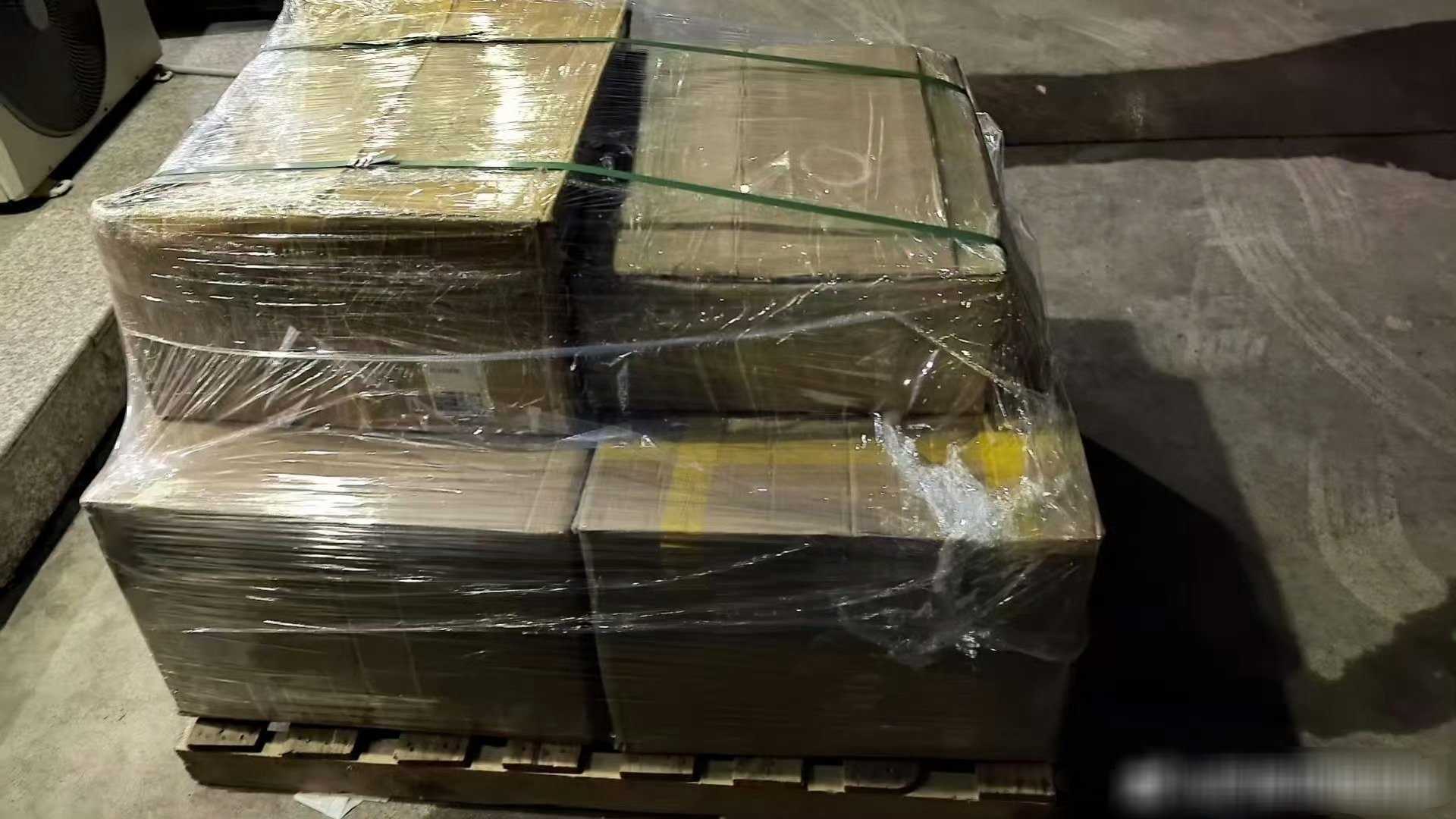 粉丝给白鹿写了460斤信这种对于明星来说就是垃圾，卖废品还嫌费事呢 ​​​