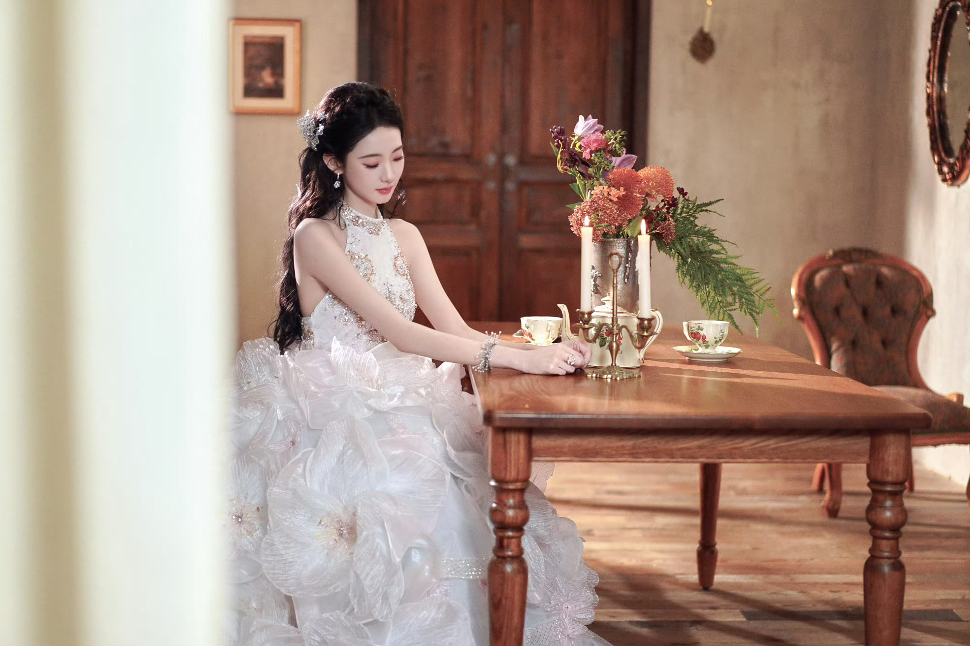 张艺凡晚会后还拍摄 这状态真的没话说太辛苦了 