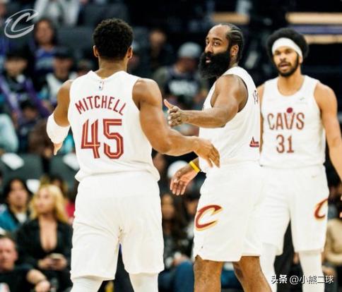 贝弗利社媒发声：“我觉得骑士今年能进总决赛！我知道，我知道。”
 
北京时间3月