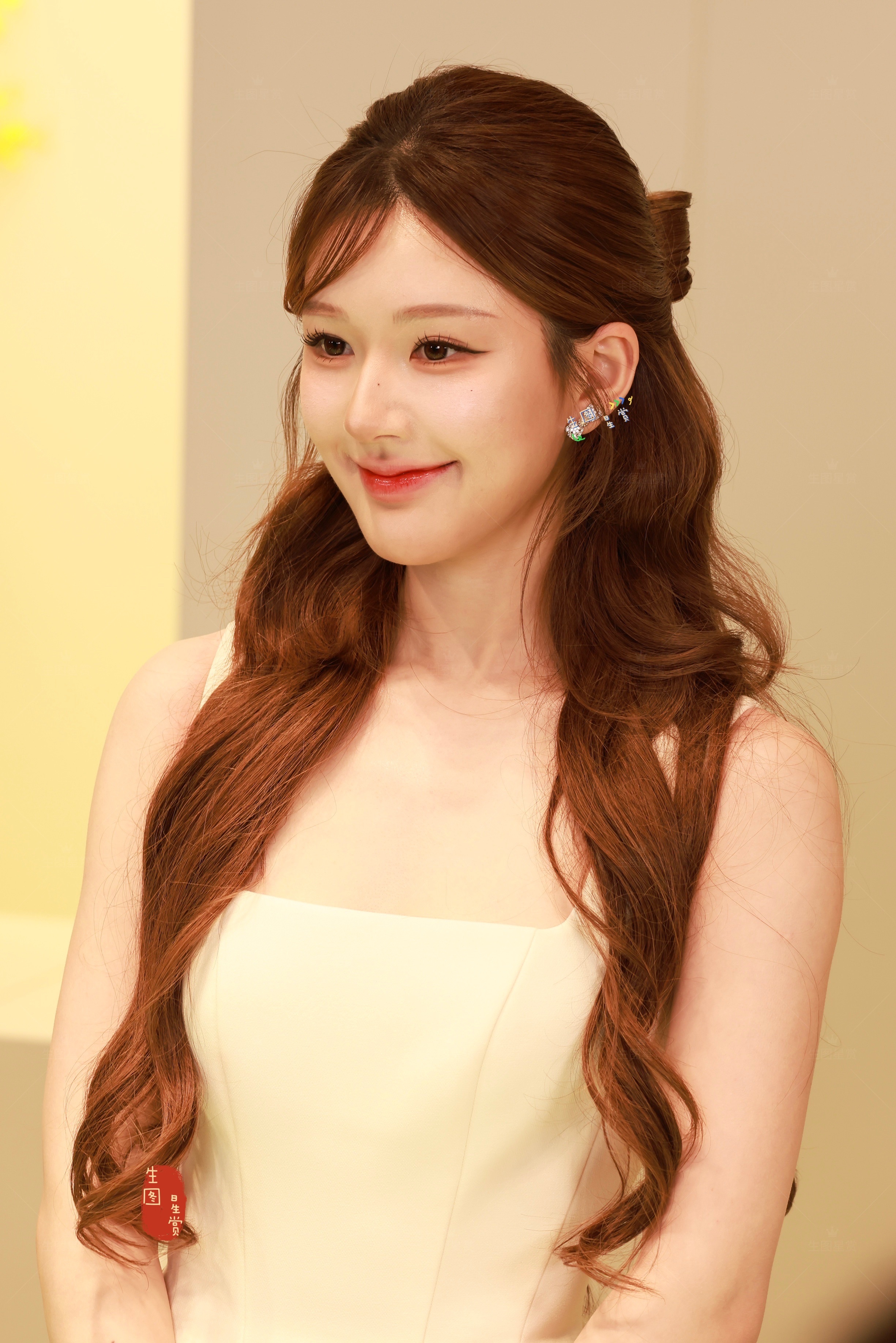 赵露思成都品牌站台生图今天美美的甜甜的暖暖的