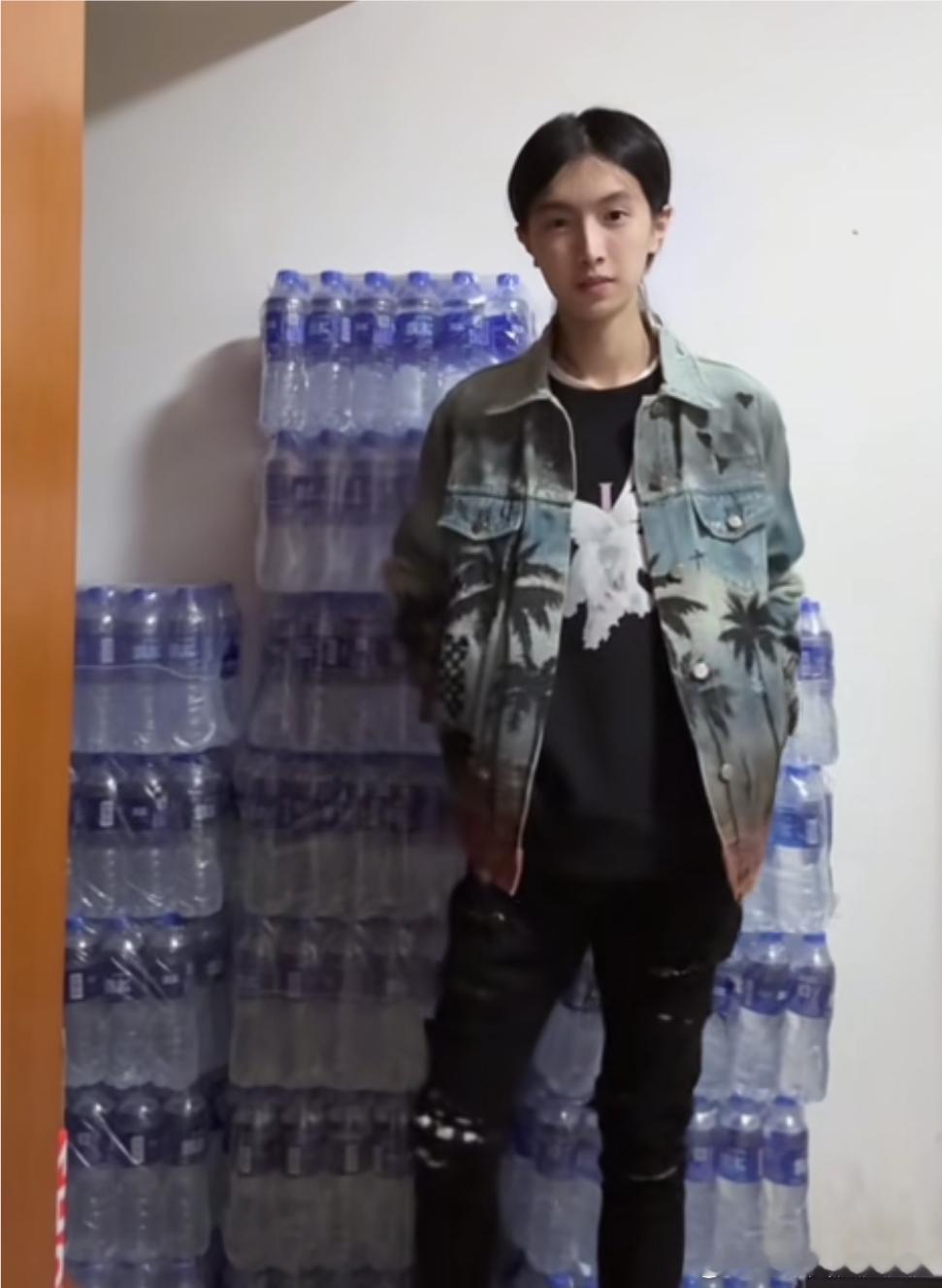 3297号主下个月就这样活着： 