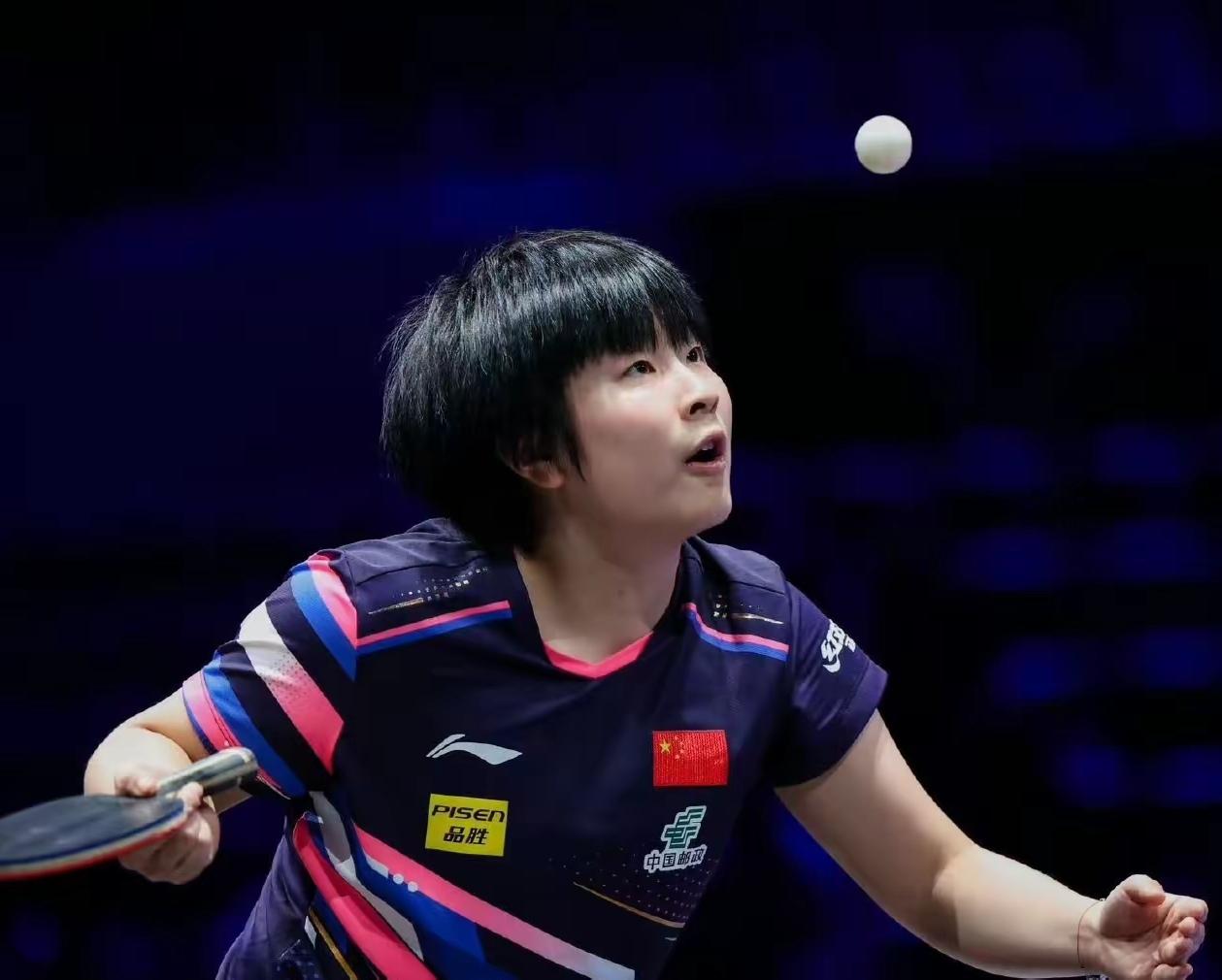 【覃予萱3-2险胜横井咲樱】
女单半决赛，第一场中日对决，小蘑菇11-9先声夺人