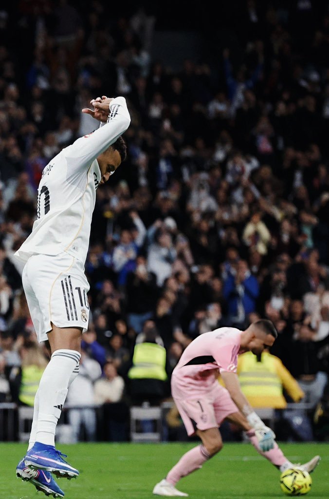 姆巴佩 2025赛程结束，姆巴佩今年已为皇马打进59球，追平C罗￼2013年在皇