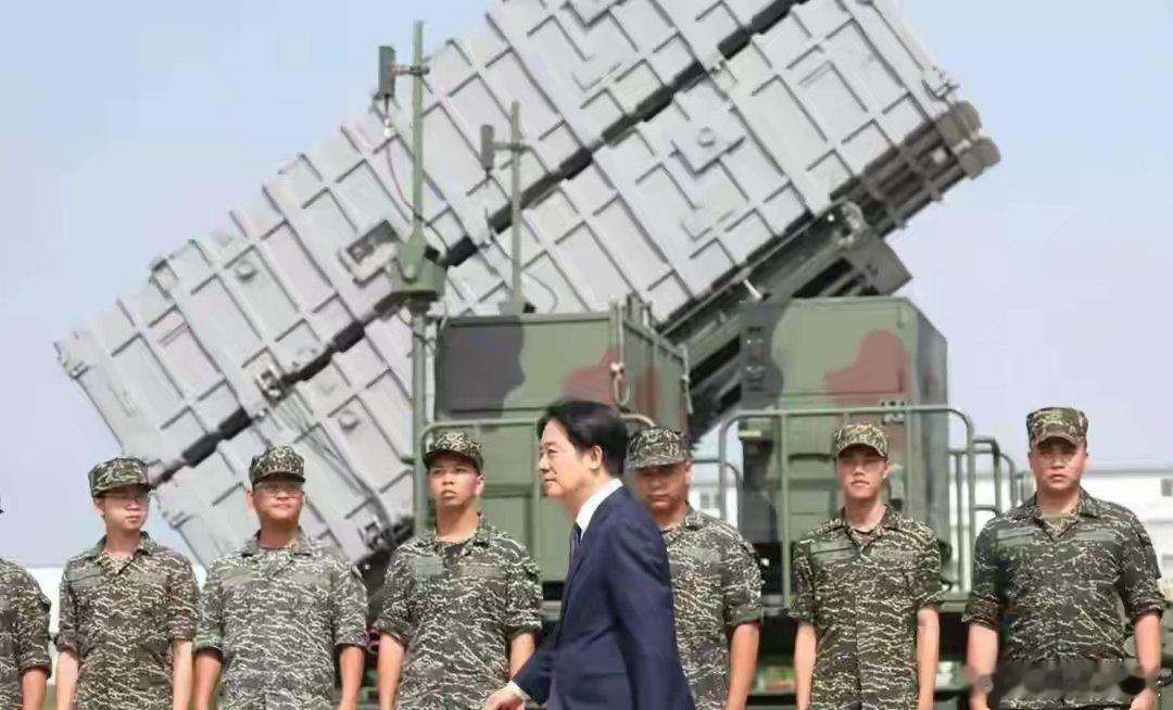 台海出现变数，解放军接到消息，美两方势力冒头，赖清德卖台祸台不久前，四名跨党派参