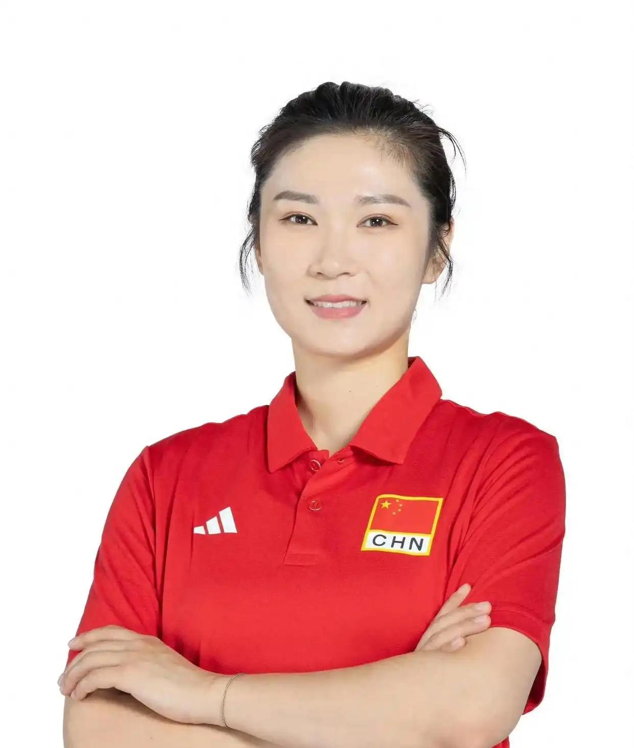 王梦洁，1995年11月14日出生于山东省济南市，是中国女子排球运动员。熟悉中国