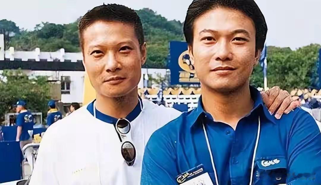 看港片，大概都会知道钱小豪、钱嘉乐兄弟的。
钱小豪、钱嘉乐是亲兄弟，小时候一同拜
