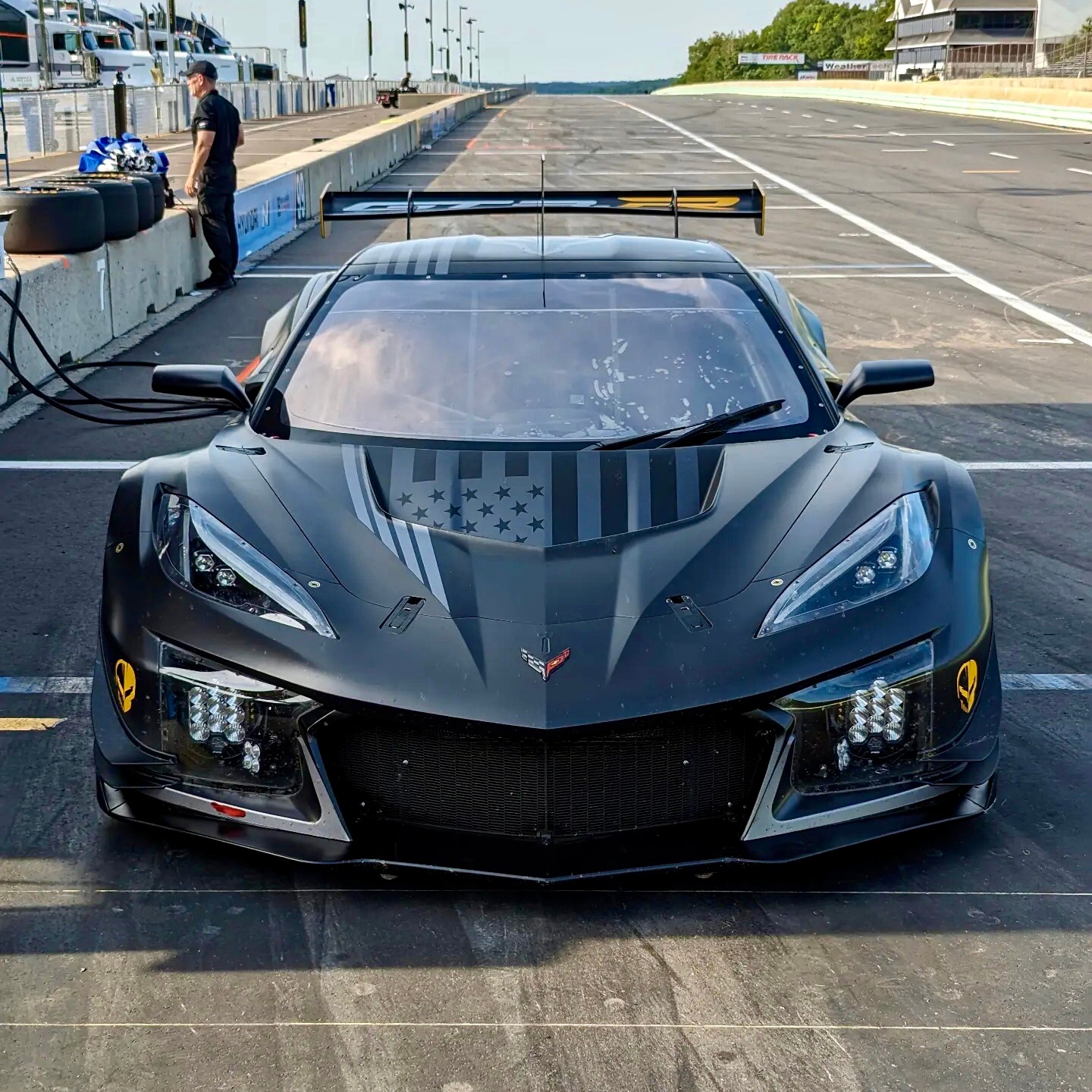 测试中的2024款福特野马GT32024款克尔维特Z06 GT3.R#IMSA#