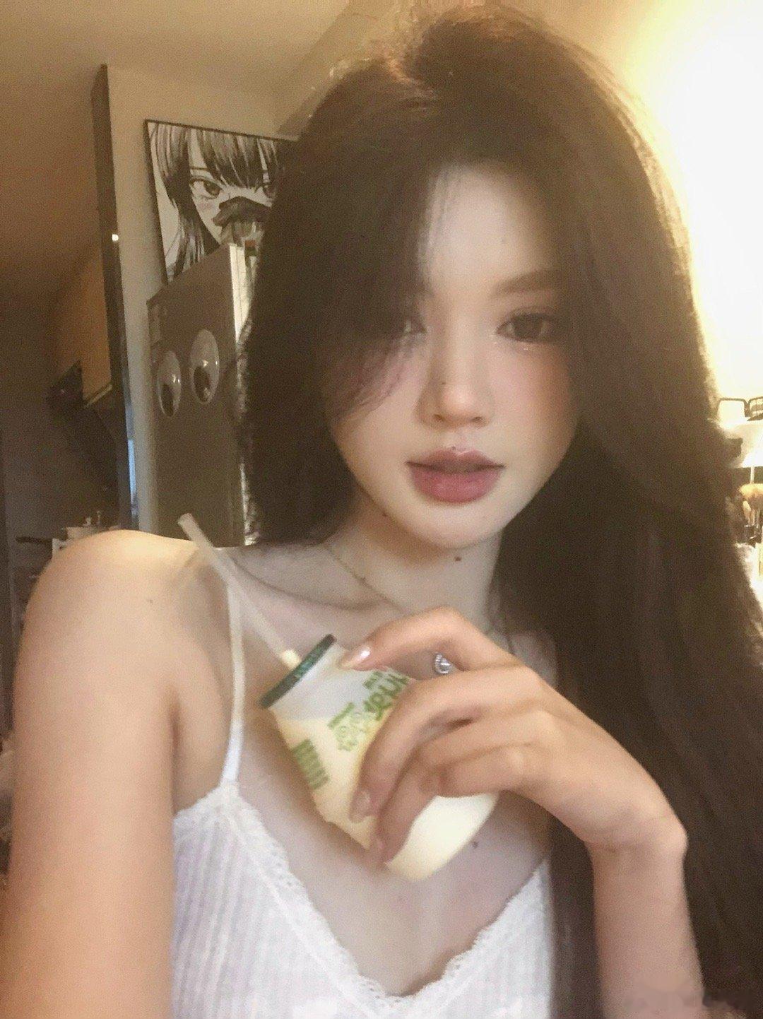 翻到前女友照片了 ​​​