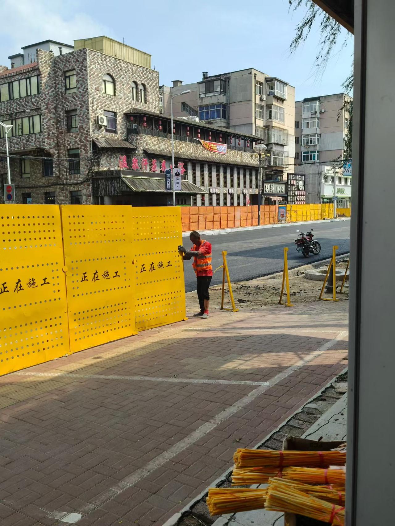 好消息，瓦房店大华附近那段路即将完工，要解封了