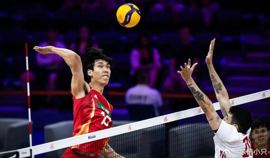 中国男排世界排名狂跌5位 全方位遭压制！中国男排0-3不敌土耳其，全场拦网仅得2