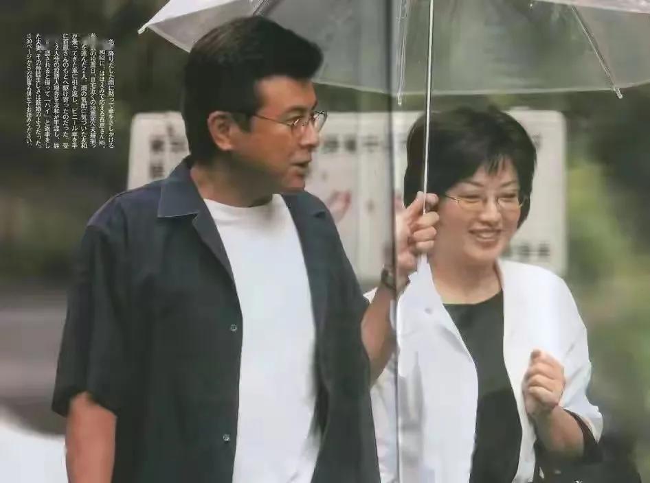 山口百惠三浦友和两口子真是潇洒明智的人。据说最近山口百惠和三浦友和两口子，卖掉住