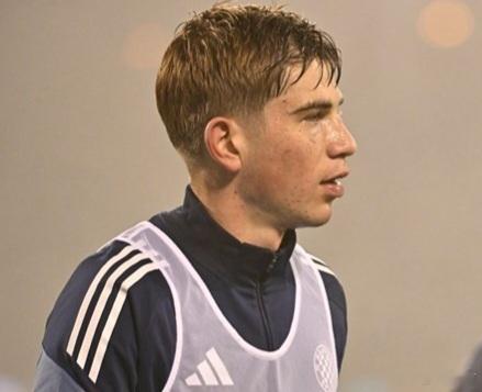 根据TuttoMercatoWeb的消息，哈伊杜克后卫姆拉契奇接近加盟乌迪内斯，