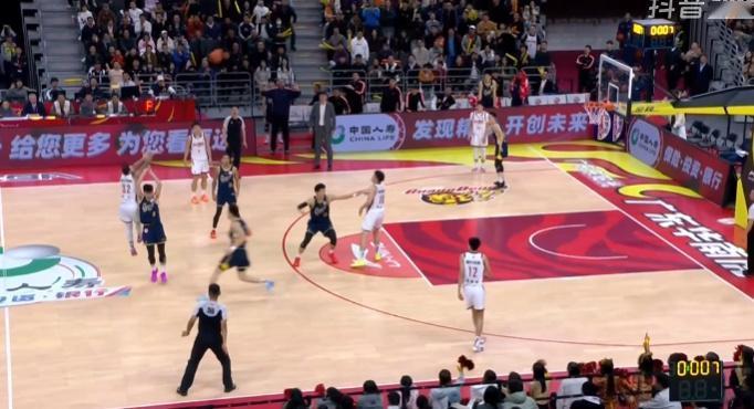 浙江稠州88-87广东！真没想到咱们CBA也有这么精彩的绝杀三分，可惜不是本土球