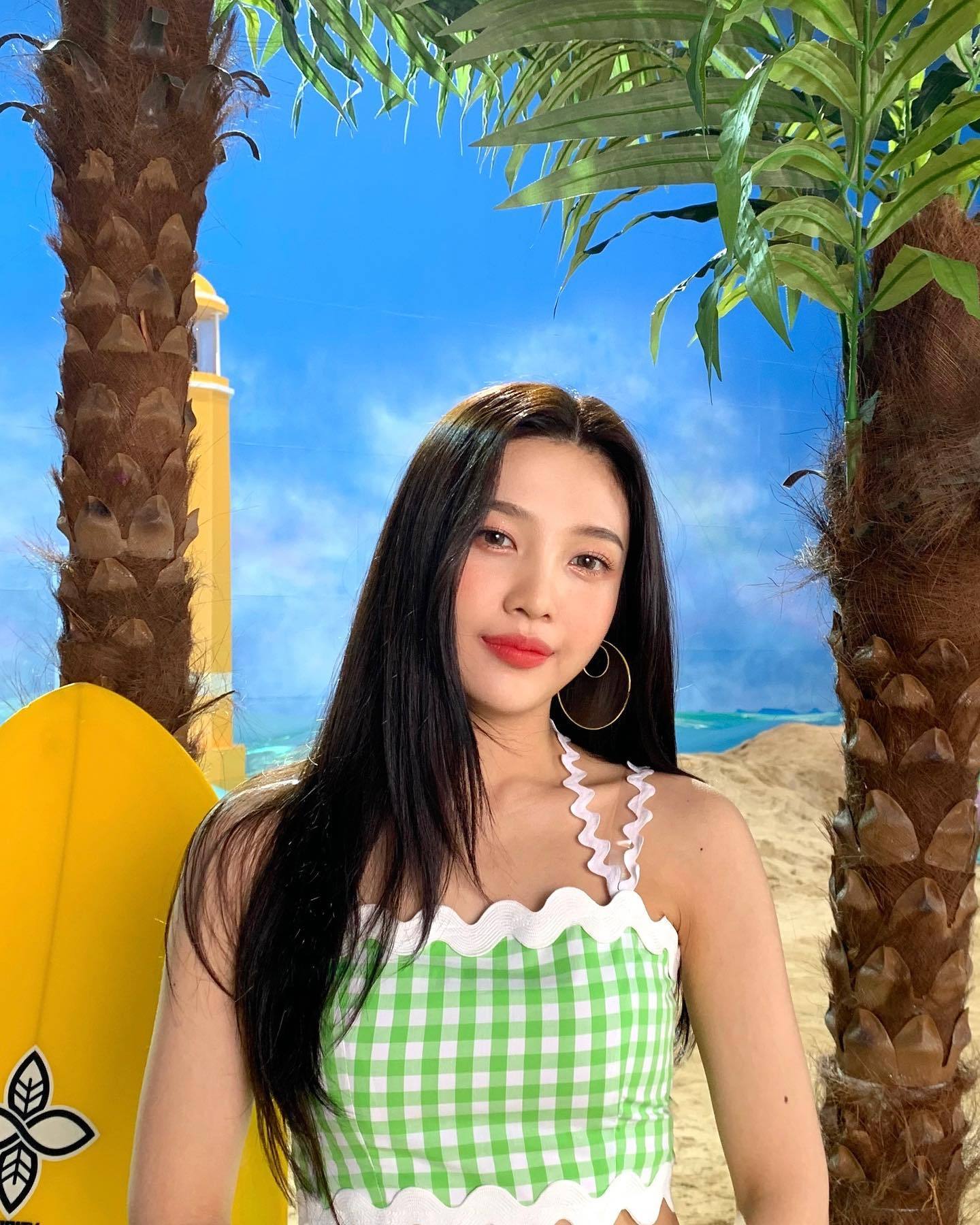 朴秀荣 | Umpah Umpah MV拍摄幕后图 part 1Surfin🏄