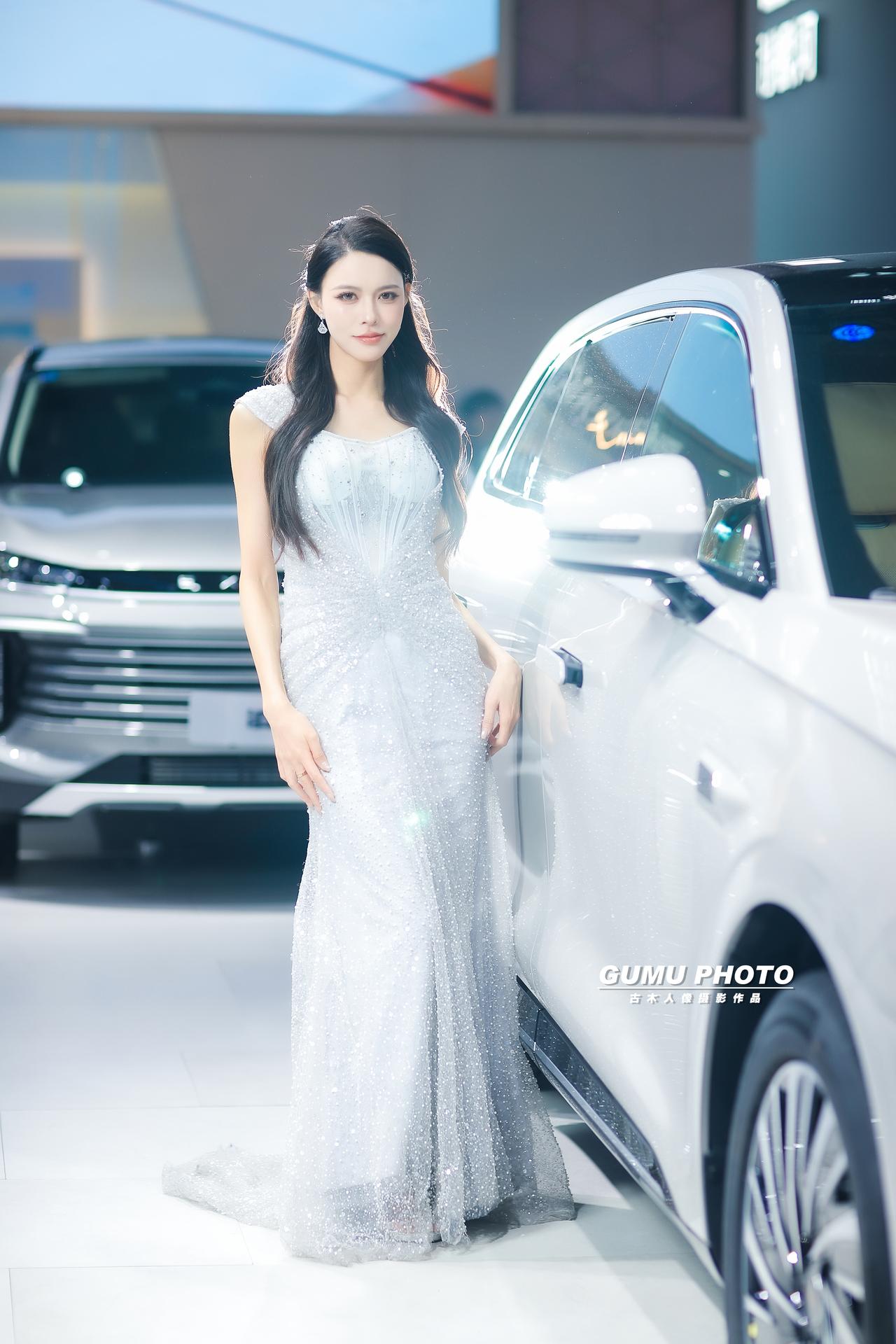 2025贵阳汽车文化节星途展台模特小姐姐