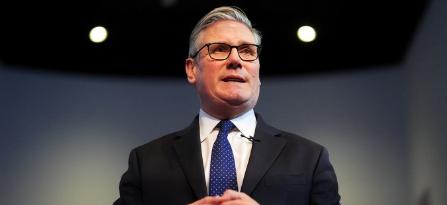 斯塔默从中国回去后，立即做了一个决定。他认为英国人应该认真学汉语，只有这样才能“