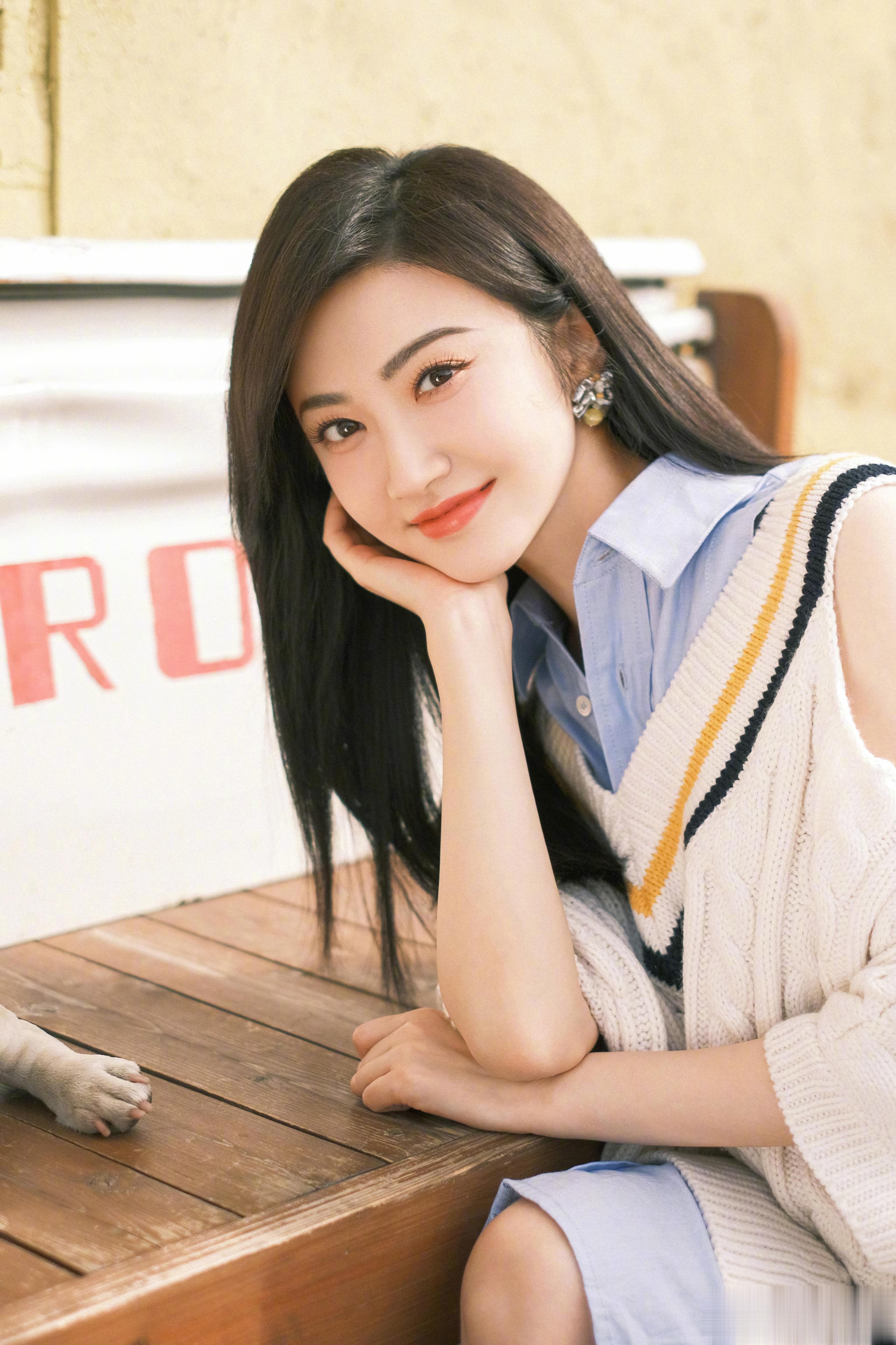 #景甜真的白# 不得不说大甜甜真的美到我的心巴上了， 肤白貌美，无论古装还是现代