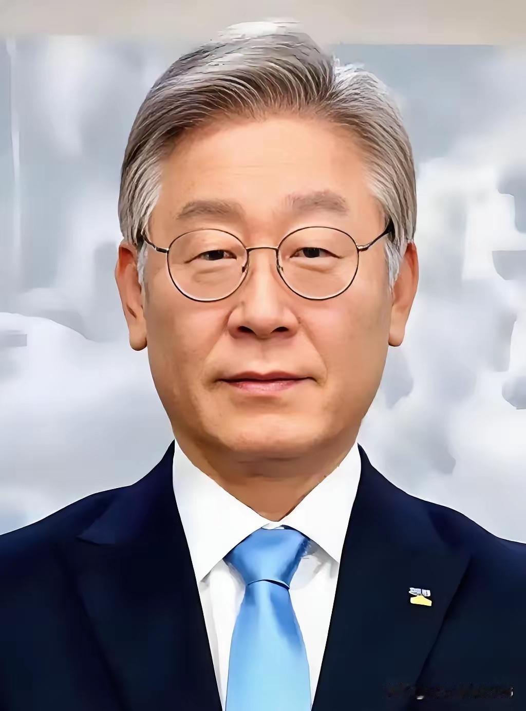 风向突变！李在明公开认怂：对朝硬刚没用，要坐下来谈

    2月26日，韩国总