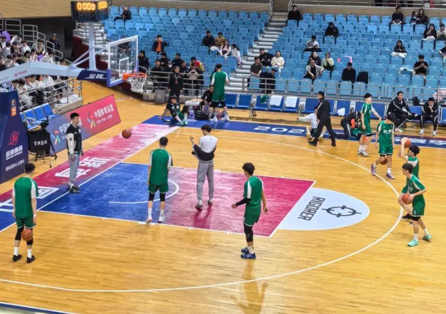 辽宁青年队小将取得CBDL联赛开门红，他们在首场对阵天津队的比赛最终84：73战