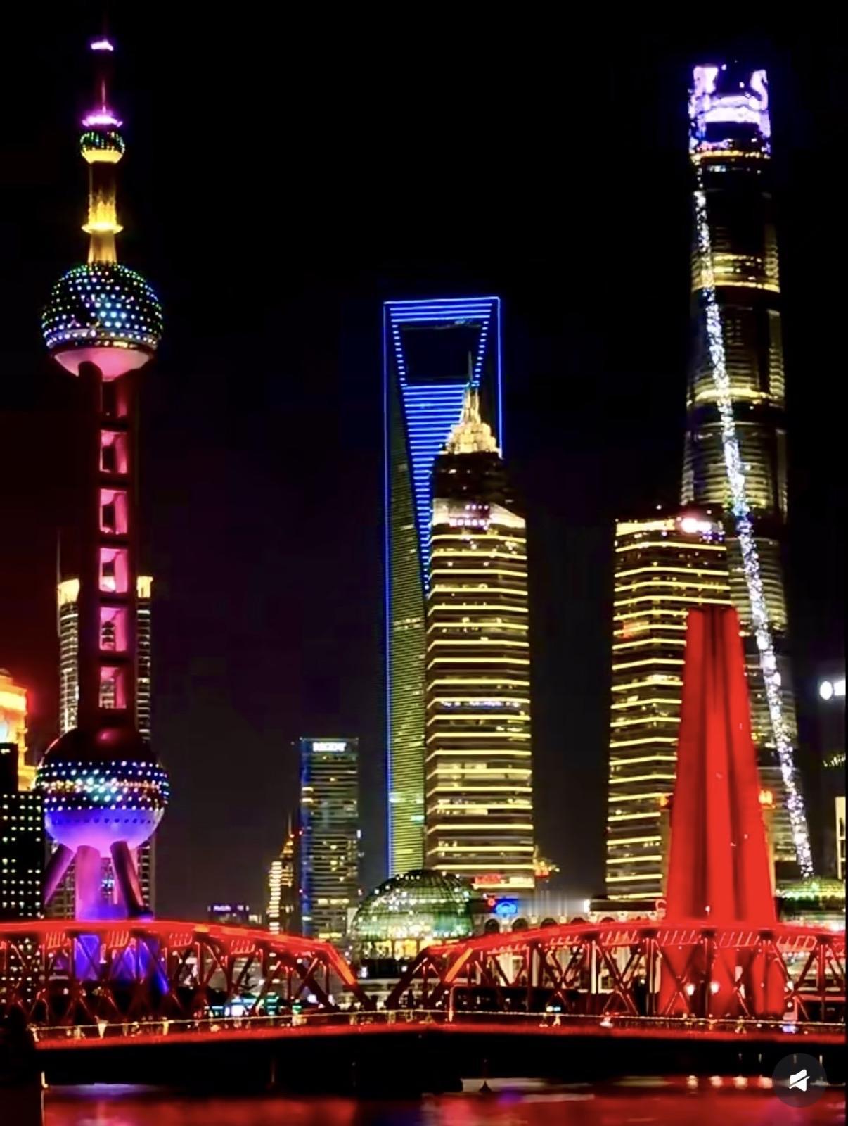 上海为什么成为国际大都市?

上海为什么成为国际大都市？

因为她把时代的每一次