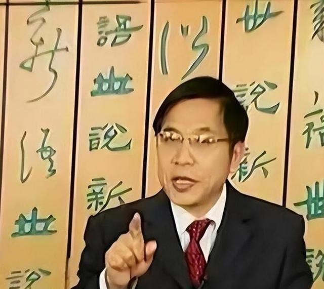“中医不灭，天理难容？” 中南大学 的教授 张功耀 曾发起万人签名，要求取消中医
