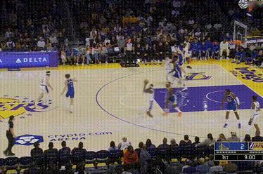 这油漆区终结！艾顿上来2中2勇士vs湖人 ​​​