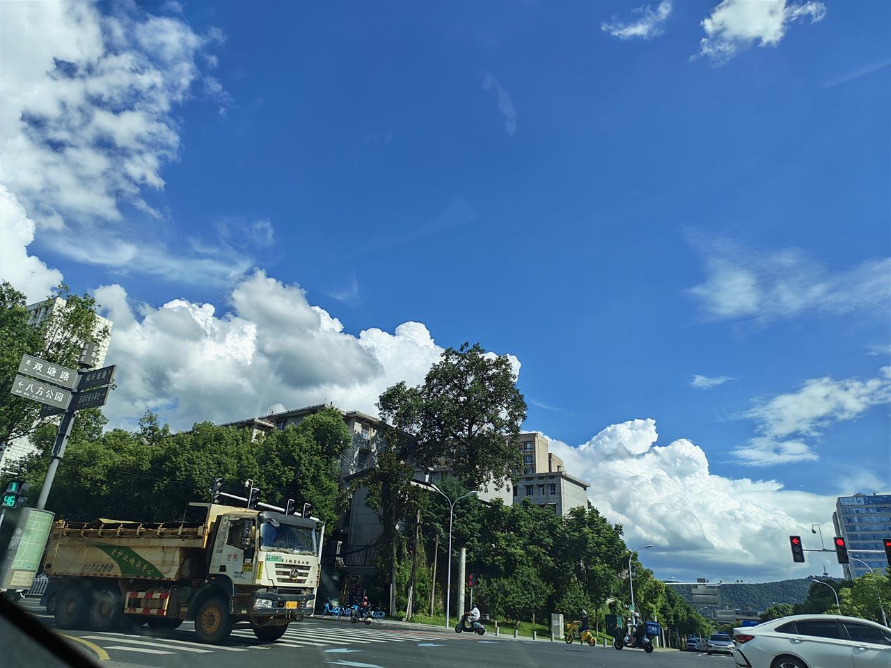 解锁城市松弛感！长沙十处免费宝藏公园，藏着治愈日常的好去处
 
在城市快节奏的生
