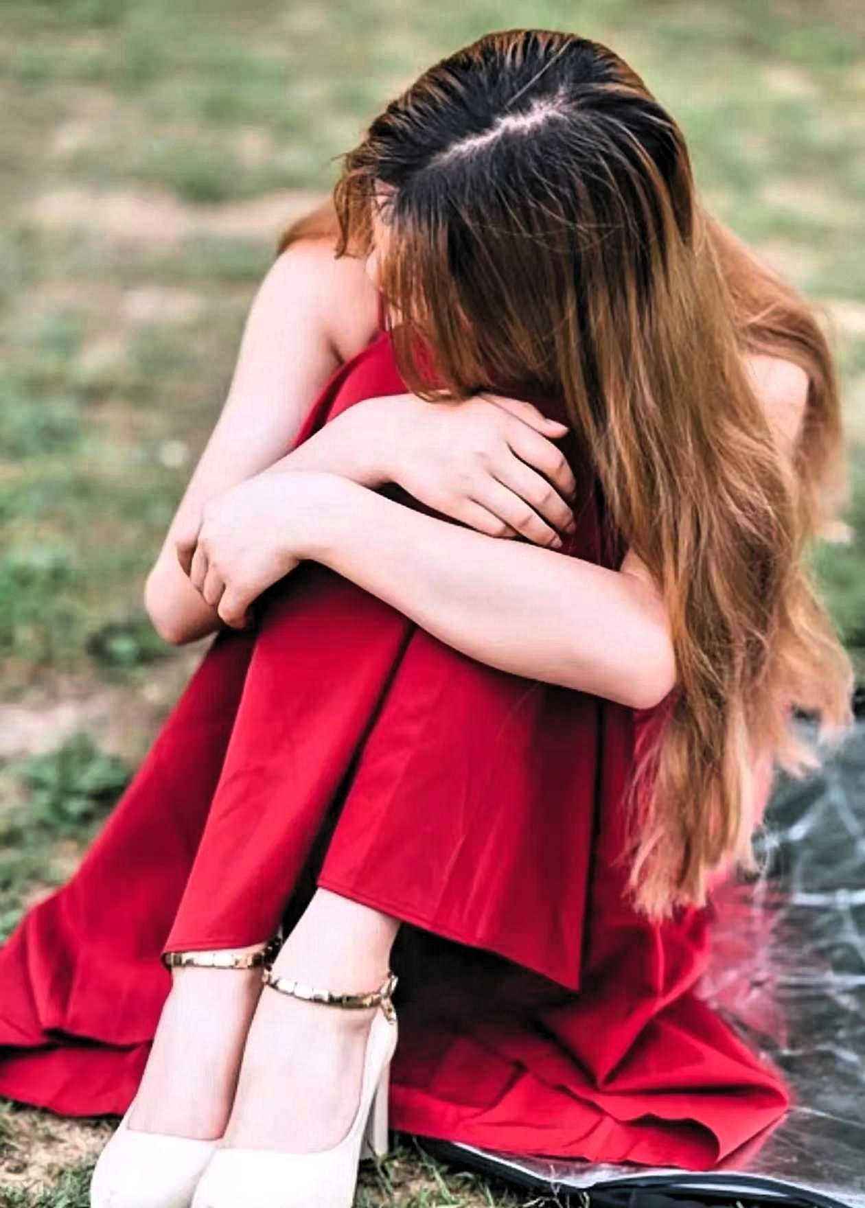 浙江杭州，40岁未婚的王女士，她在半个月前突感下体不适，前往医院诊断，却被确诊宫