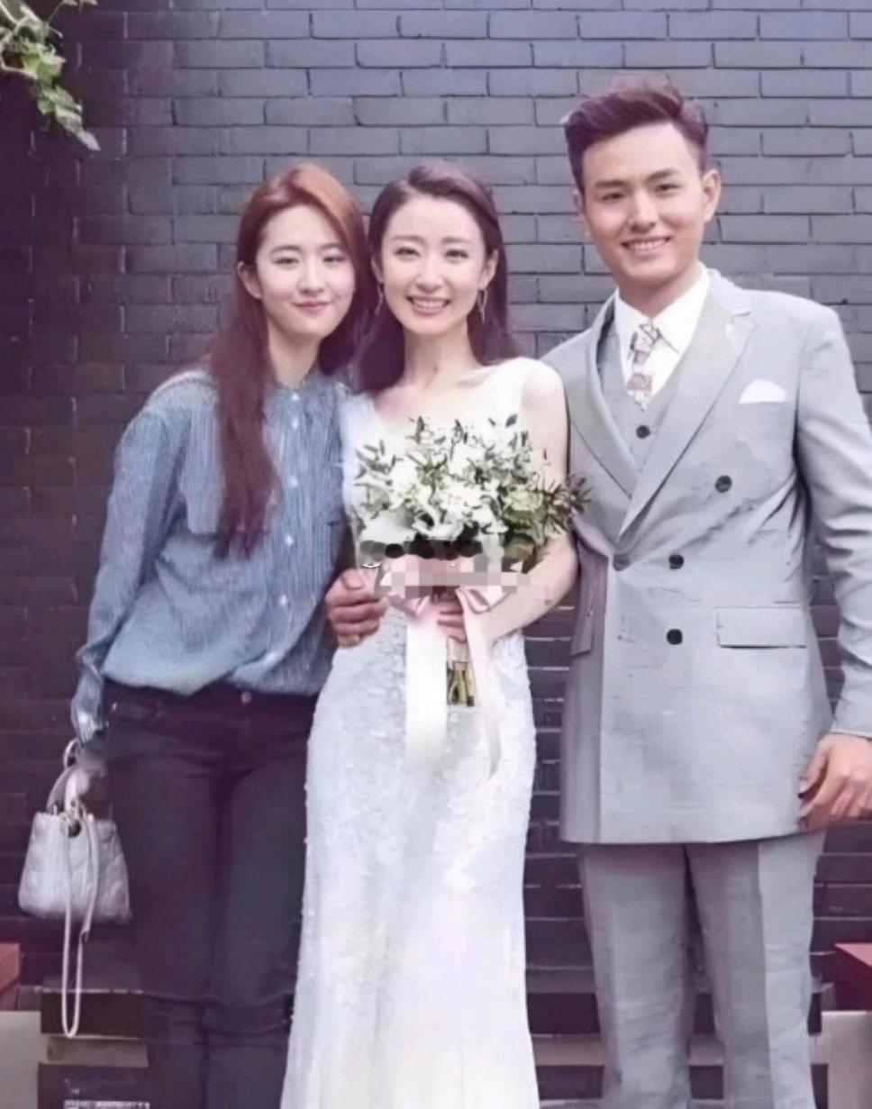 新娘看上去比刘亦菲还漂亮 这合理吗  