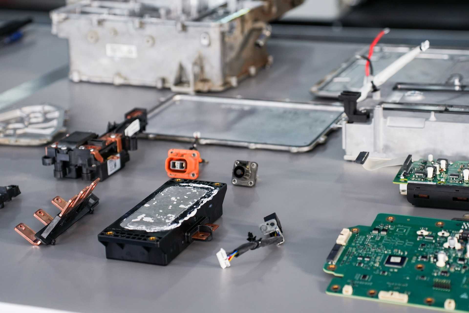 深蓝百万电驱下线，到底牛在哪？﻿一句话先总结：深蓝原力超集电驱造了100万台，技