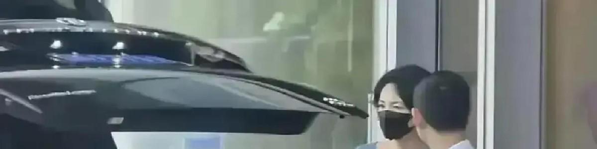 有人算过一笔明细，王菲从小砸在李嫣身上的钱，足够去买十套别墅了

可就是这么个拿