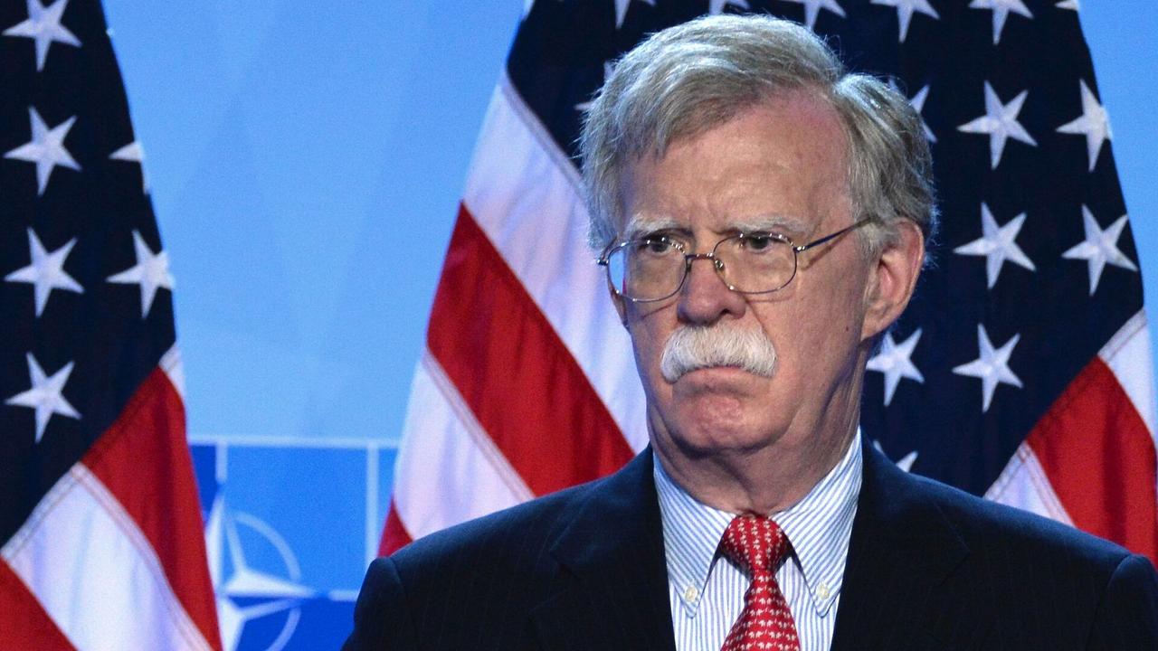 前美国总统国家安全事务助理博尔顿近日公开透露，特朗普扬言“吞并格陵兰”并非基于任