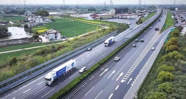 咱们国家砸重金全力押注新能源赛道，很多人第一反应想到环保、石油，其实最核心的是一