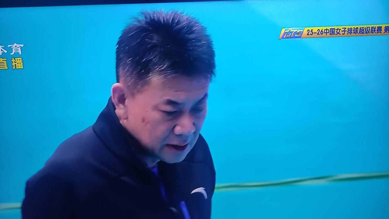 天津女排又打了一场漂亮的胜仗
      天津女排3比1战胜北京女排后，今晚又出