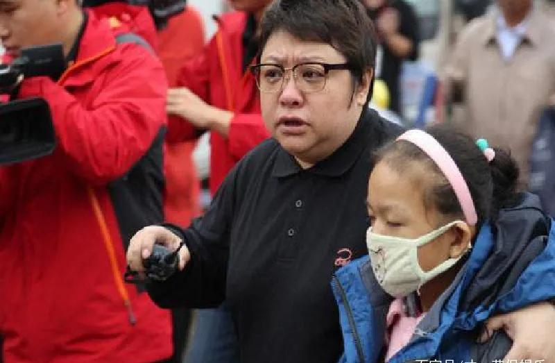 韩红为邯郸遇害初中生发声:表示要全面介入，严肃处理，呼吁严查校园霸凌，对霸凌行为