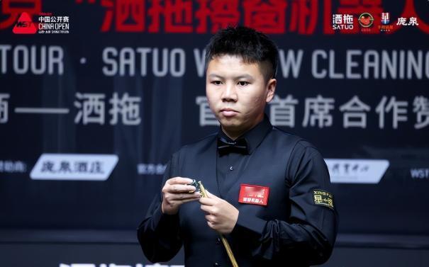 北京时间晚间，斯诺克中国公开赛 1/4 决赛上演一场极具戏剧性的较量，中国选手周