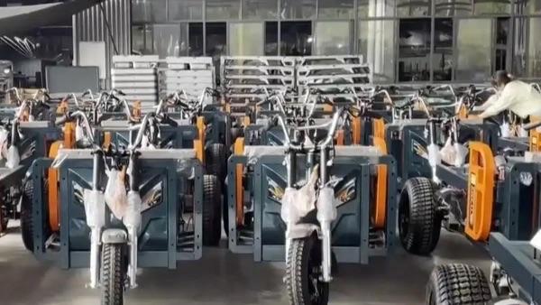 中国电动摩托车在美国卖火了。
           成都海关数据显示，今年前2个