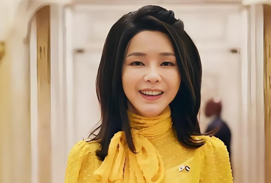 金建希的悲剧在于嫁给了尹锡悦这样一个没能力没担当的男人，如果她的丈夫是李在明这样